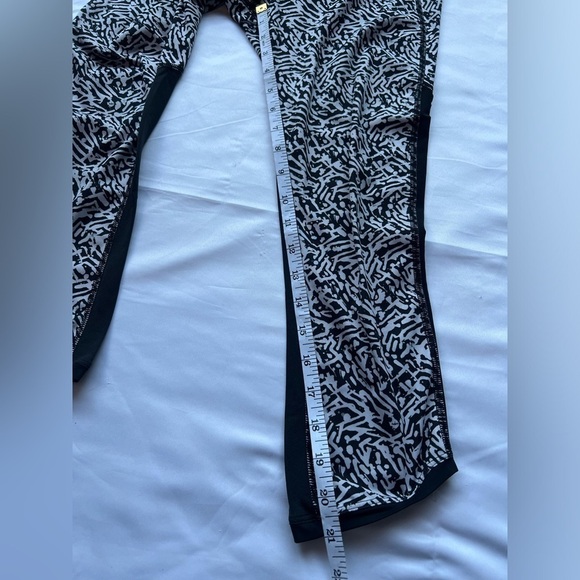 Lululemon Run Inspire Crop Leggings All Full-On Luxtreme Black and White - Picture 15 of 15